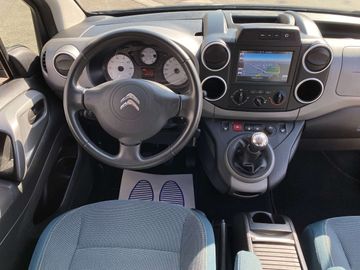 Car image 13