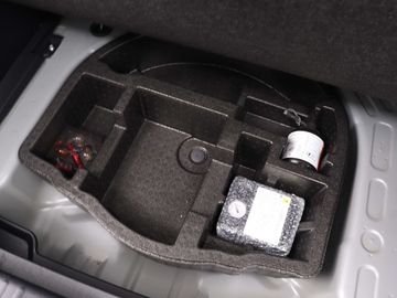 Car image 38