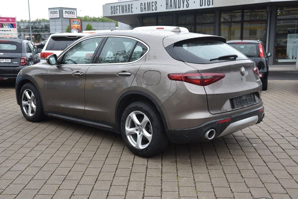 Alfa Romeo Stelvio 2.2 AT8 Super 132 kW image number 6