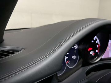 Car image 37