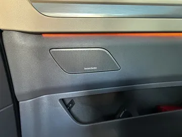 Car image 41