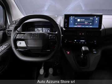 Car image 32