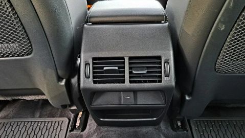 Car image 36