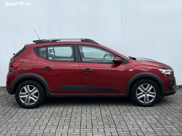 Car image 3