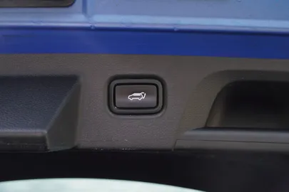 Car image 37