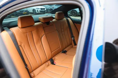 Car image 34