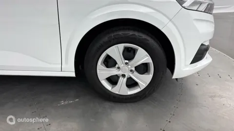 Car image 20