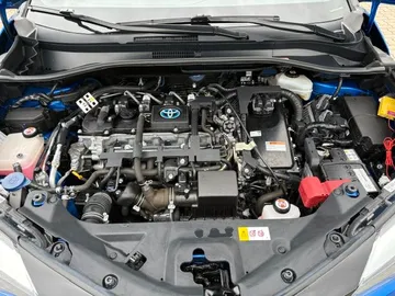 Car image 16