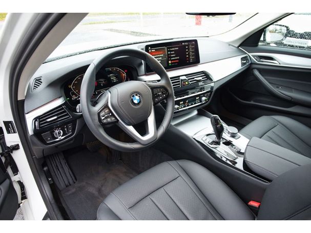 BMW 520d Touring 140 kW image number 15