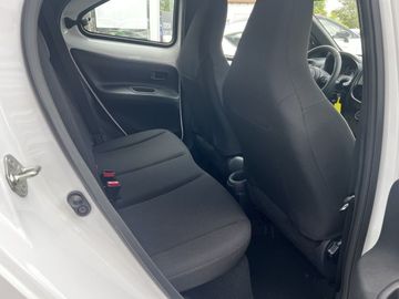 Car image 12