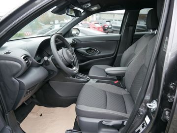 Car image 14