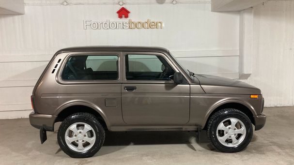 Lada Niva 4x4 61 kW image number 2