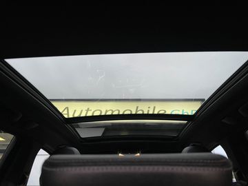 Car image 32