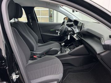 Car image 12