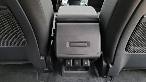 Car image 36