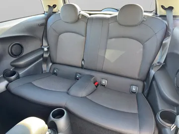 Car image 29