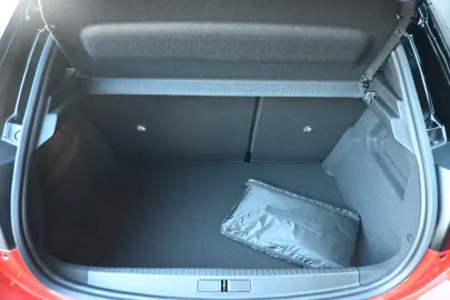 Car image 28