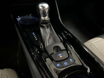 Car image 15