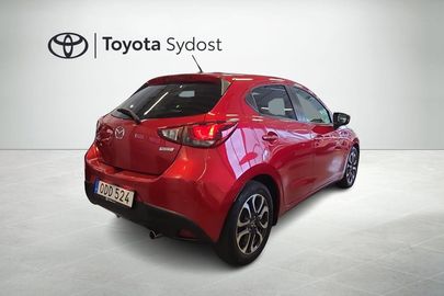 Car image 3