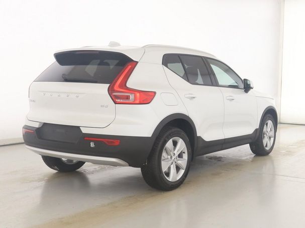 Volvo XC40 B3 Core 120 kW image number 2