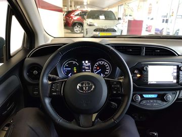 Car image 10