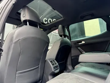 Car image 40