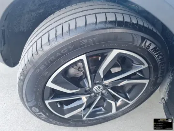 Car image 31