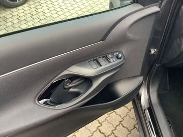 Car image 11