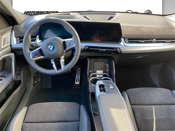 BMW iX2 xDrive30 M Sport 230 kW image number 14