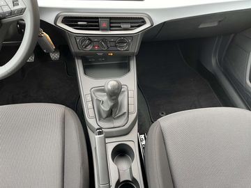 Car image 17