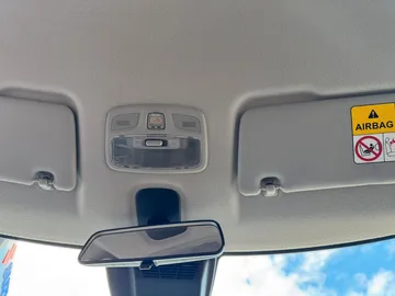 Car image 33