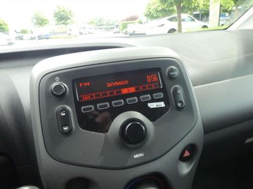 Car image 37