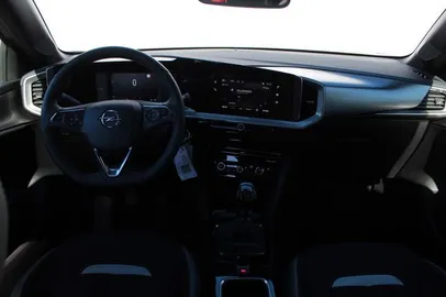 Car image 26
