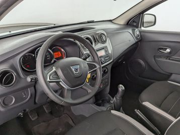 Car image 11