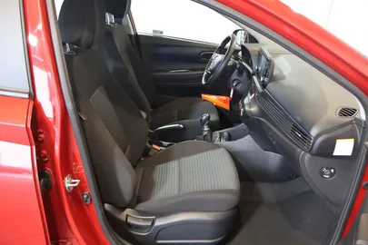 Car image 17