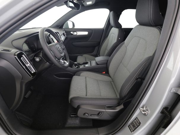 Volvo XC40 B3 Core 120 kW image number 4