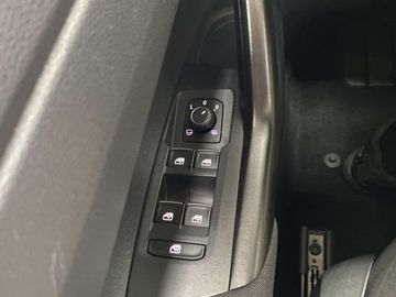 Car image 36