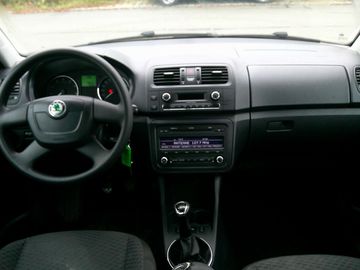 Car image 10