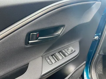 Car image 28