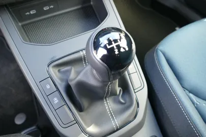 Car image 25