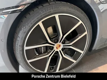 Car image 32