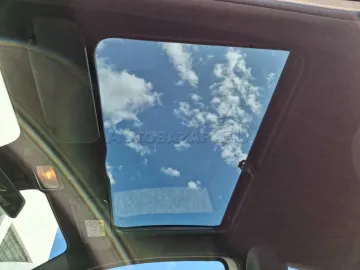 Car image 34
