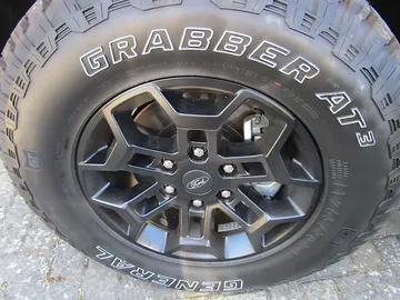 Car image 22