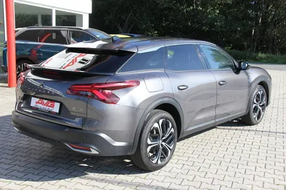 Car image 25