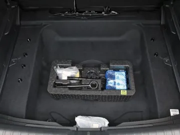 Car image 37