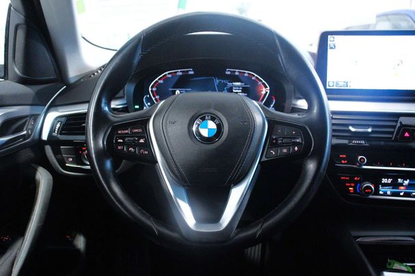 BMW 520d Touring 140 kW image number 19