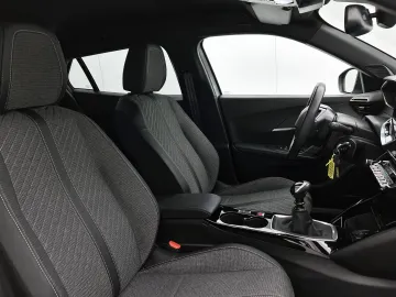Car image 34