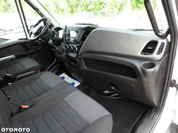 Car image 39