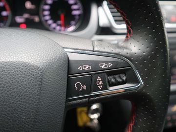 Car image 32