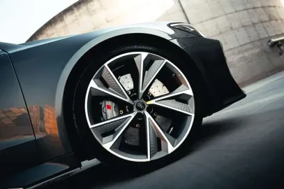 Car image 31